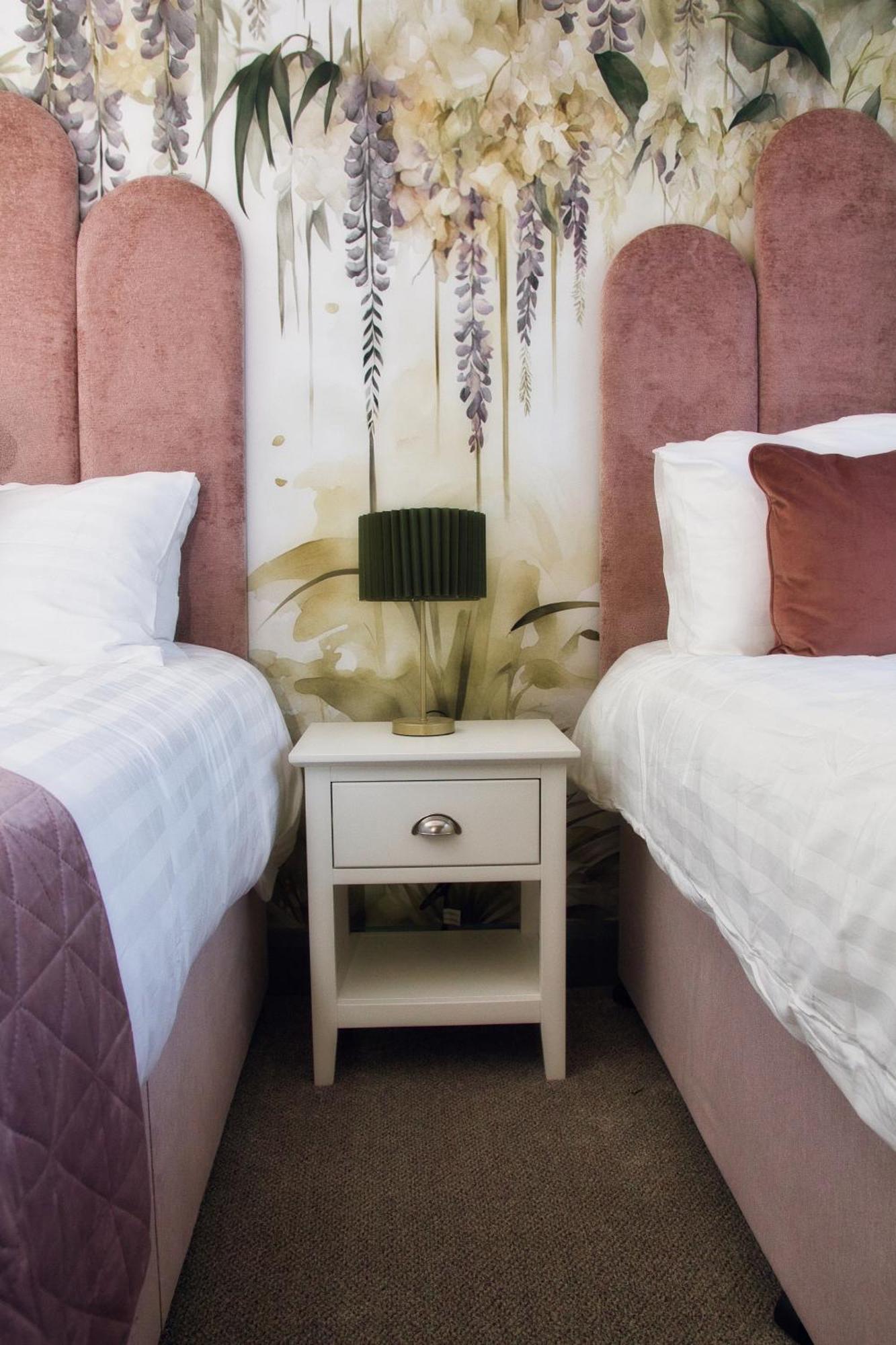 Bed and Breakfast The Monks Quarters Куин Экстерьер фото