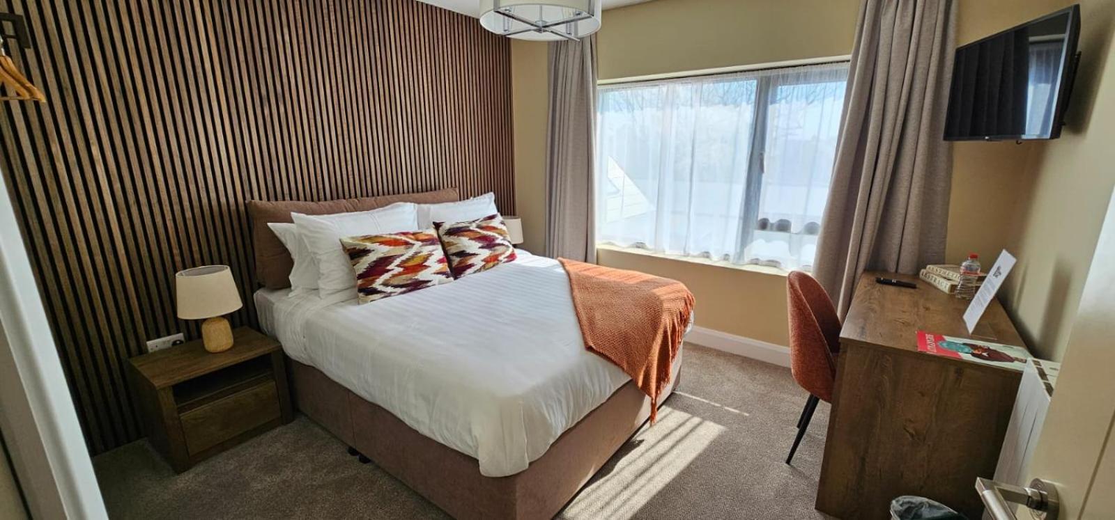 Bed and Breakfast The Monks Quarters Куин Экстерьер фото